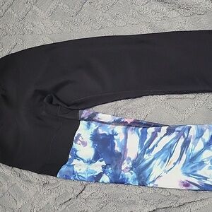 Medium Daub Active Black And Blue Muticolor Leggings
